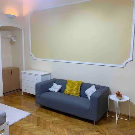 Spacious Retro Style Apartament Budapeszt