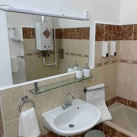 Spacious Retro Style *