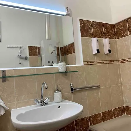 Spacious Retro Style Apartament Budapeszt