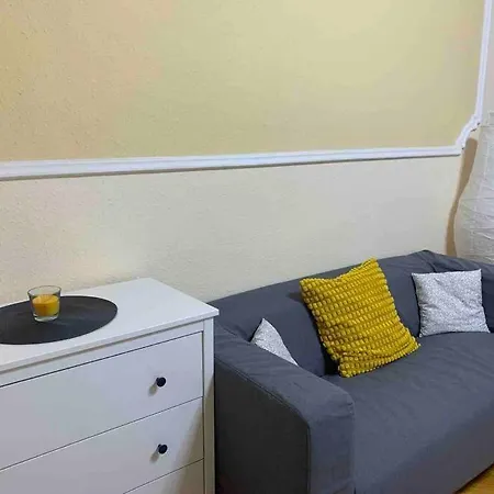 Spacious Retro Style